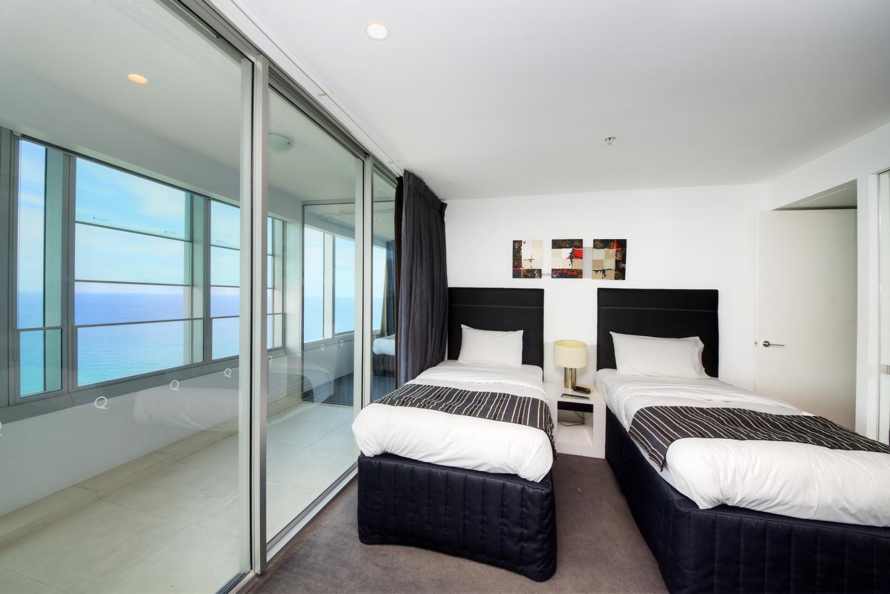 Private Apartment With Ocean Views At Q1 Resort Gold Coast Exterior photo