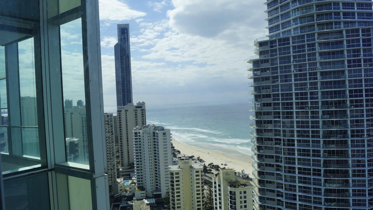 Private Apartment With Ocean Views At Q1 Resort Gold Coast Exterior photo