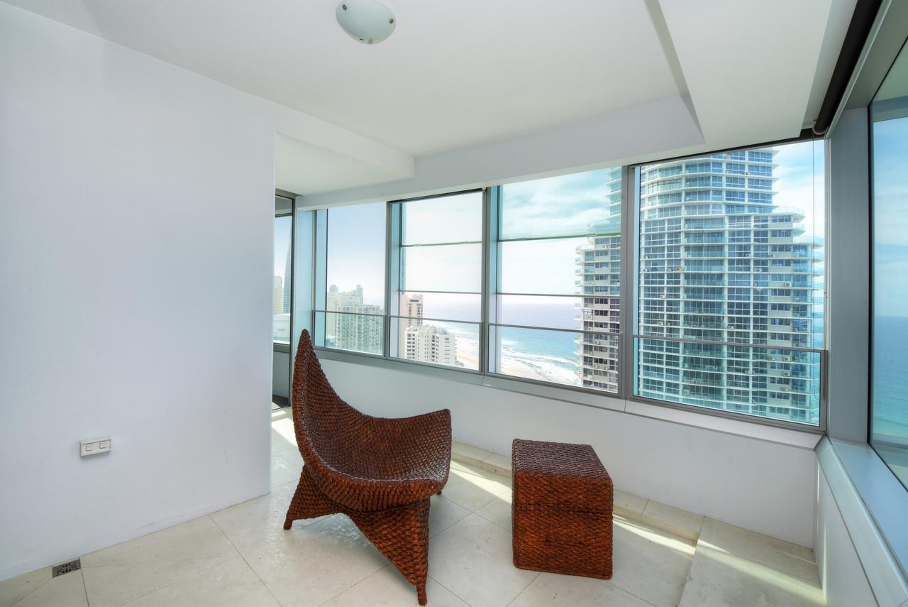 Private Apartment With Ocean Views At Q1 Resort Gold Coast Exterior photo